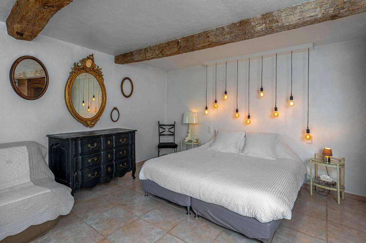 Maison Carles Bnb in La Colle-sur-Loup, Côte méditerranéenne (France)