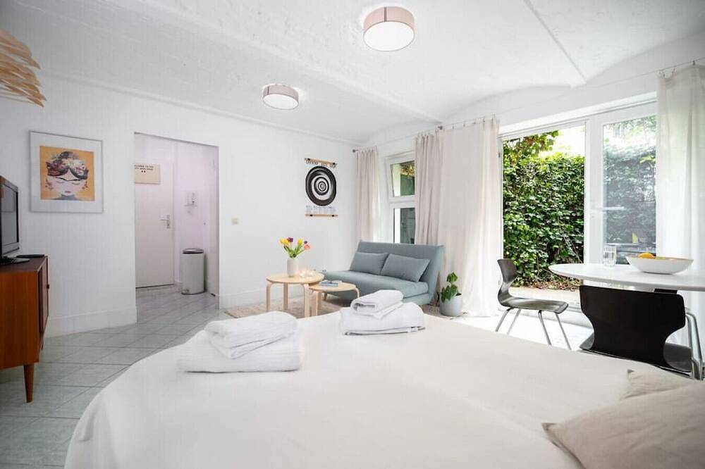 Ganze Wohnung, City Apartment with terrace in Moabit in Moabit Berlin, Berlin