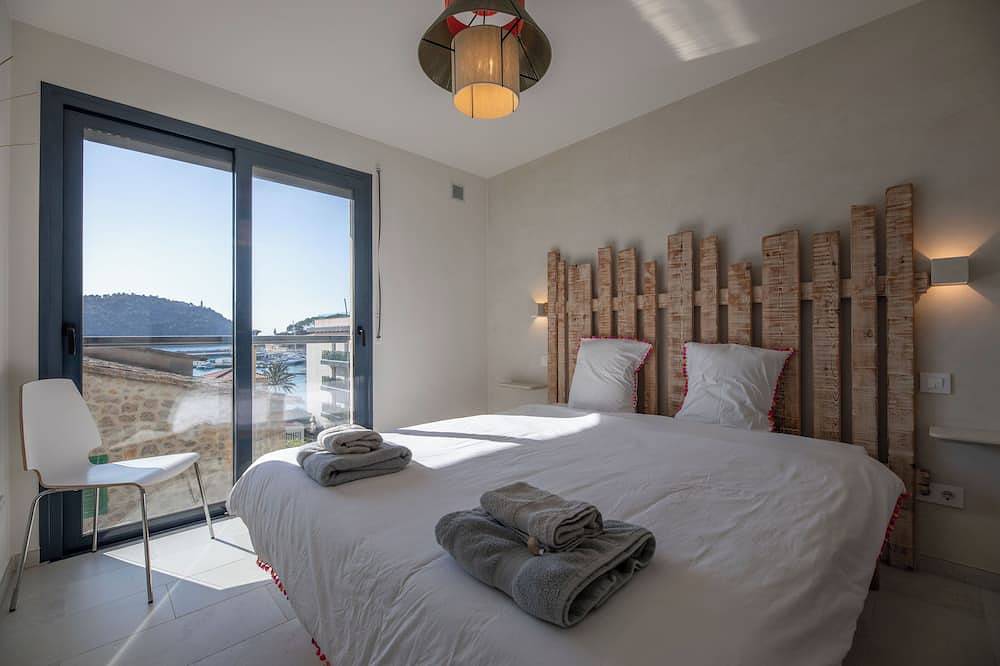 Moderna casa adosada  con fantásticas vistas al  Puerto de Sóller. in Puerto de Sóller, Sóller