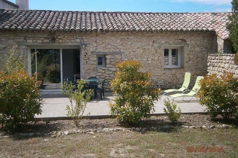 Appartement de plain pied dans domaine provencal in Crillon-le-Brave, Parc naturel régional du Mont-Ventoux