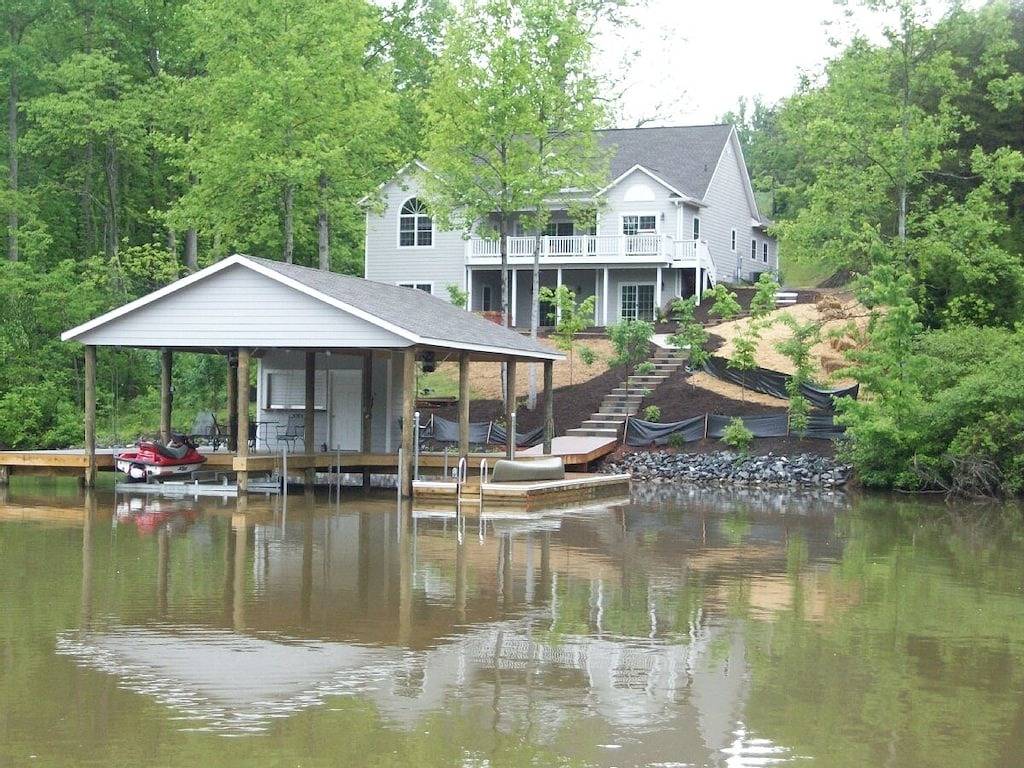 Familienfreundlich, Haus am See. Game Room, Hd-Tv, Whirlpool, Dock in Smith Mountain Lake