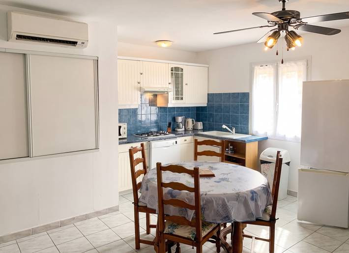 Ganze Wohnung, Wohnung mit Gemeinschaftspool in Roquefort-la-Bédoule - 50m² in Roquefort-la-Bédoule, Marseille und Umgebung