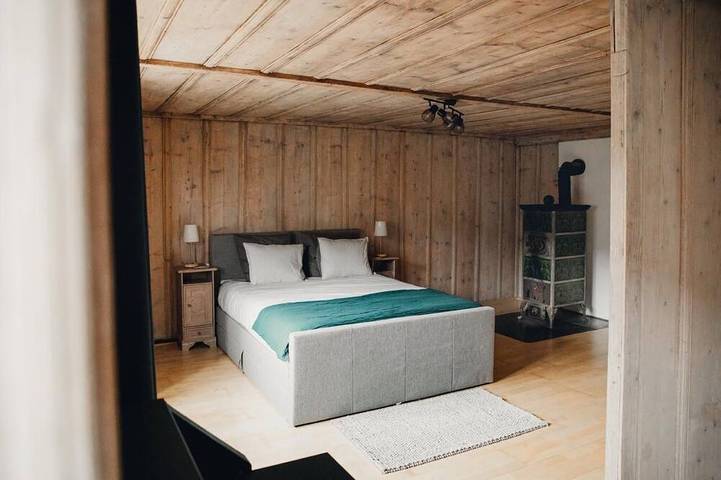 Wohnung in altem, renoviertem Bauernhaus in Le Cachot, La Chaux-du-Milieu