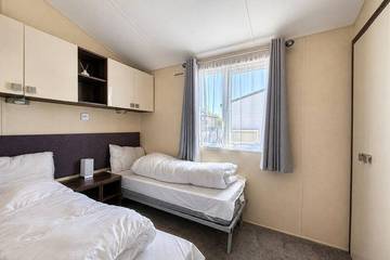 Glamping for 6 People in St Osyth, Essex, Photo 2
