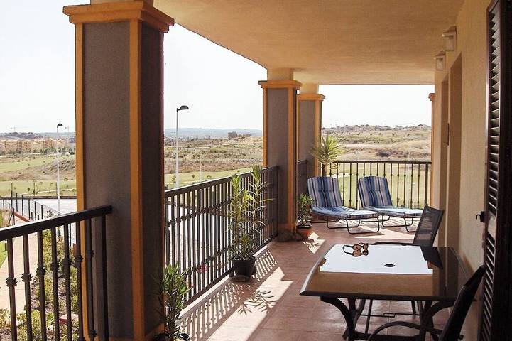Apartamento de vacaciones para 5 personas, con balcón además de piscina y jardín - 1