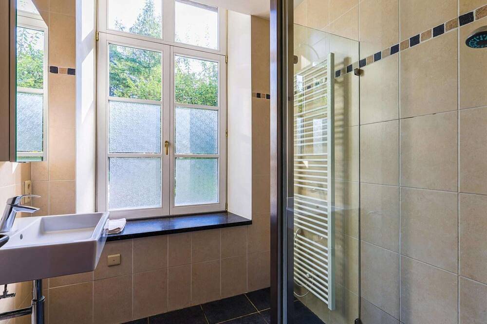 Grand appartement dans un château du Xvie siècle in Aywaille, Région de Liège