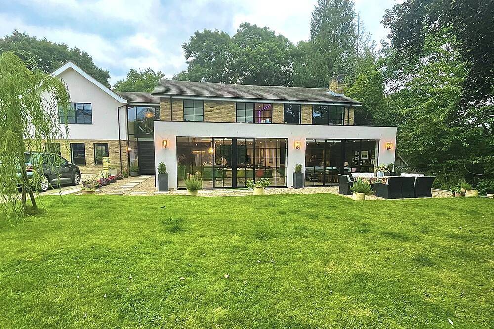 Grand open plan modern home with heaps of light, and close to London in Kingston upon Thames, London
