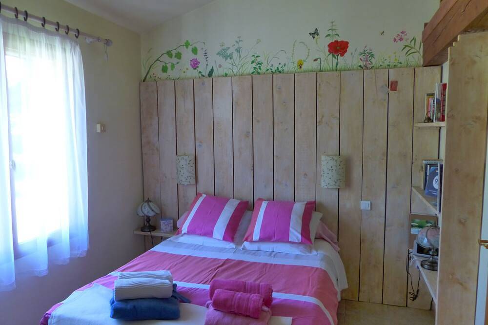 Appartement entier, Gite avec sauna et spa privatifs in Montauroux, Côte méditerranéenne (France)