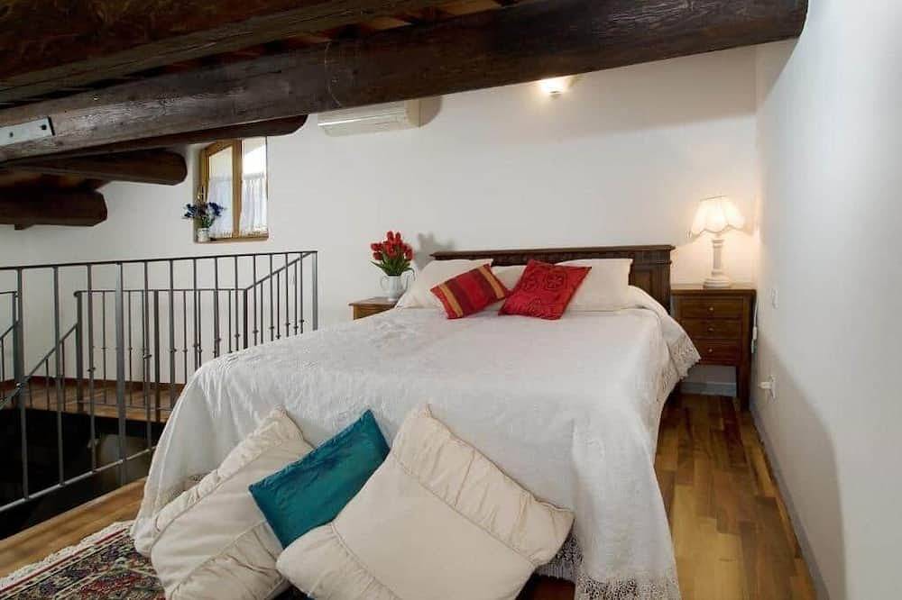 Entire apartment, Ampio bilocale con soppalco in centro storico (6) in Prato, Prato Province