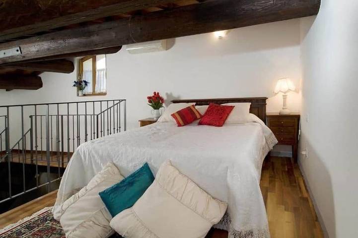 Appartement entier, Ampio bilocale con soppalco in centro storico (6) in Prato, Province de Prato