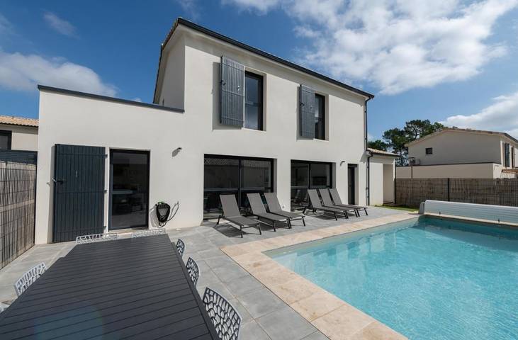 Location de vacances pour 10 personnes, avec Terrasse ainsi que Jardin et Piscine à Saint-Augustin - 3