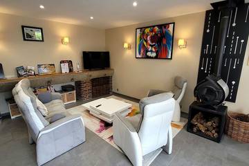 Cottage pour 7 personnes, avec terrasse et jacuzzi dans Guéron