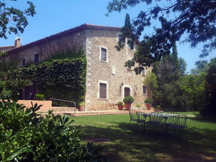 Casa rural para 24 personas, con Terraza y Jardín además de Piscina y Vistas en Pla de l'Estany - 2