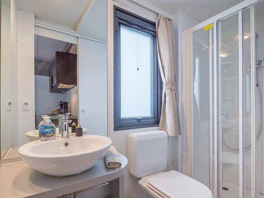 Camping Romanée - Kervilor - Mobilhome 6 personas - Confort | 2 Dormitorios | 4/6 Pers. | Terraza individual in La Trinité-sur-Mer, Côte des Mégalithes