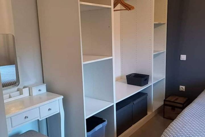 Gîte pour 4 personnes, avec jardin ainsi que terrasse et jacuzzi à Aubin - 4