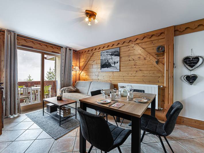 Ferienwohnung für 4 Personen, mit Whirlpool und Terrasse sowie Pool und Sauna in Courchevel