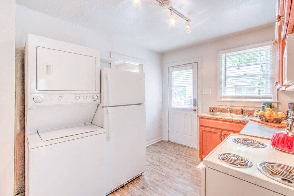 Ganze Wohnung, Walk to the best of Midtown! Charming Cottage in Memphis, Tennessee