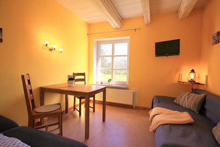 Ferienwohnung für 2 Personen, mit Ausblick und Garten, kinderfreundlich in Tating - 4