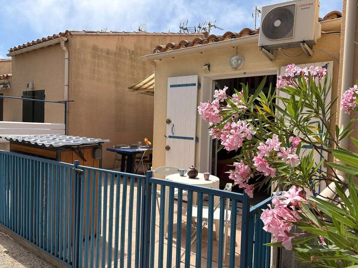 Location de vacances pour 5 personnes, avec terrasse dans Plages des Cabanes de Fleury