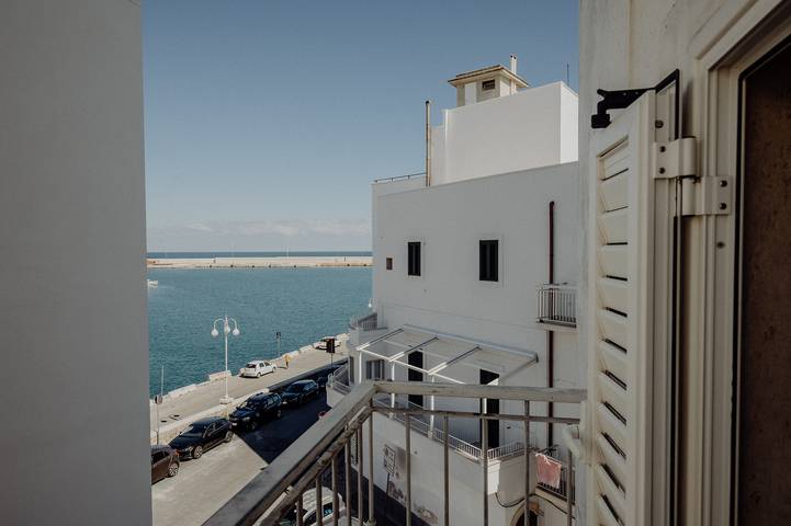 Fanali in Cala Porta Vecchia, Monopoli