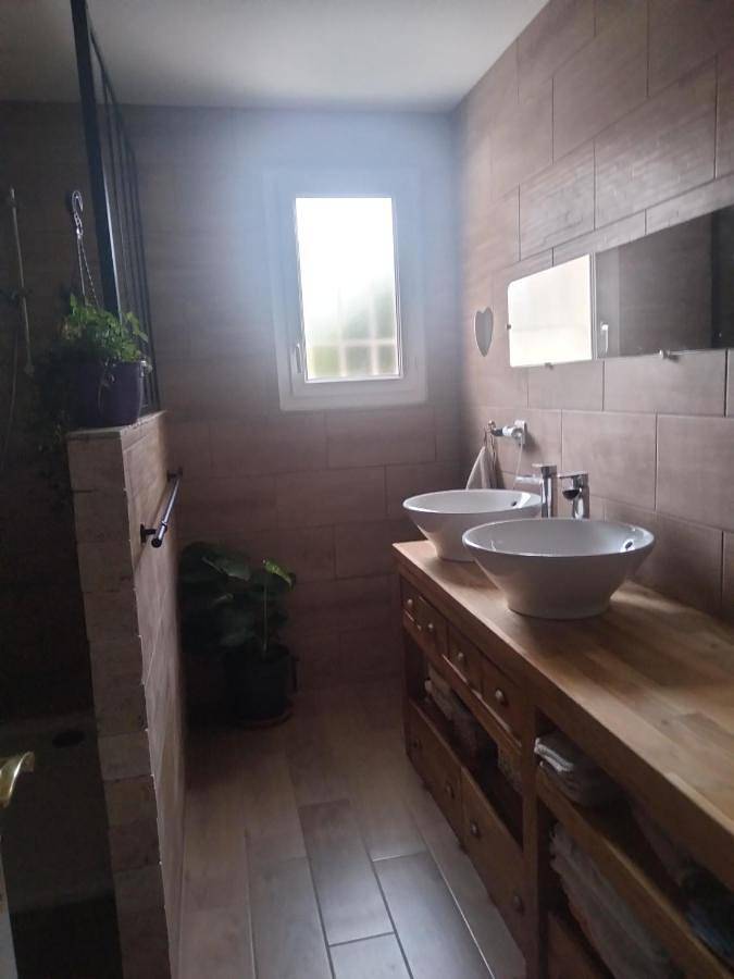 Gîte pour 8 personnes, avec vue à Teloché - 2