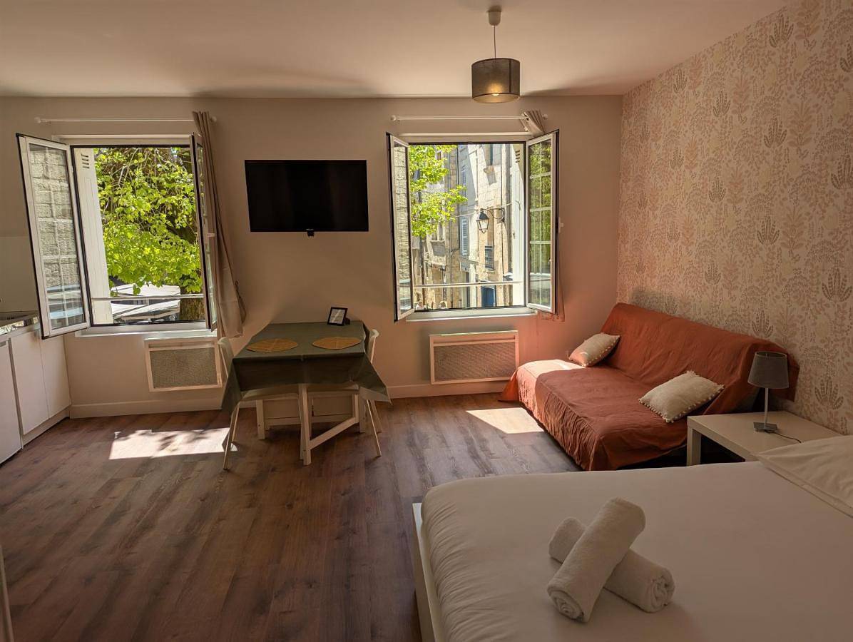 Appartement entier, Studio in Périgueux, Périgord Blanc