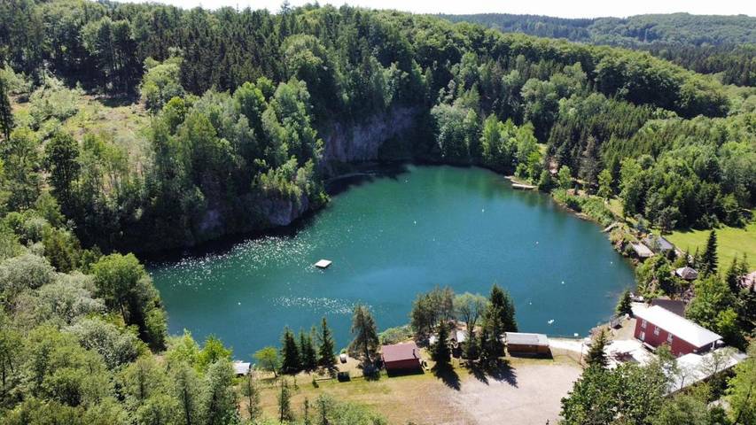 Kemping dla 4 osób, z ogród i widok na jezioro oraz widok i sauna w Czechy