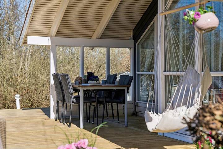 Familienfreundliches, gepflegtes Ferienhaus mit Sauna und E-Ladestation nahe Gjerrild Strand in Gjerrild Nordstrand, Grenaa