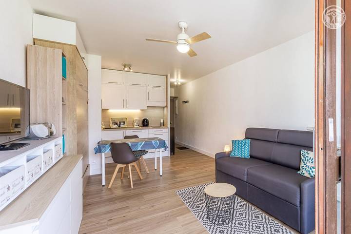 Gîte pour 2 personnes, avec terrasse et vue sur le lac dans Lac du Bourget - 2