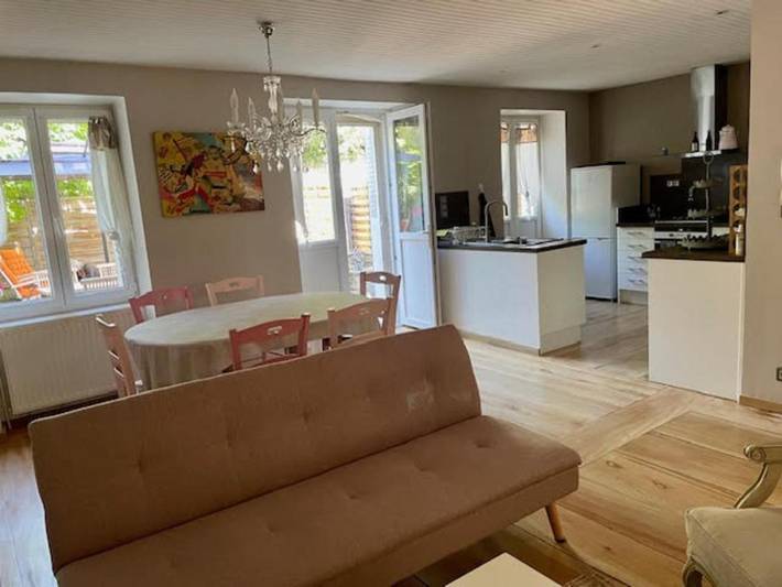 Gîte pour 6 personnes, avec terrasse, adapté aux familles à Billom