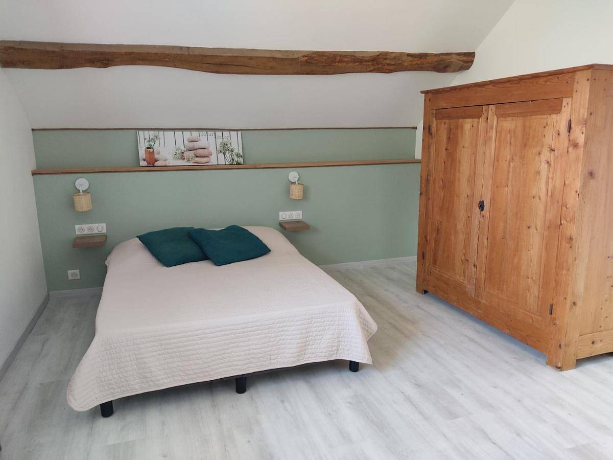 One-Bedroom House in Montmelard, Région de Mâcon