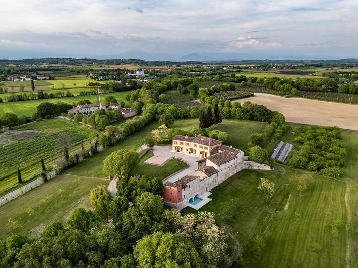 Appartamento, con Terrazza e Giardino nonché Piscina a Volta Mantovana