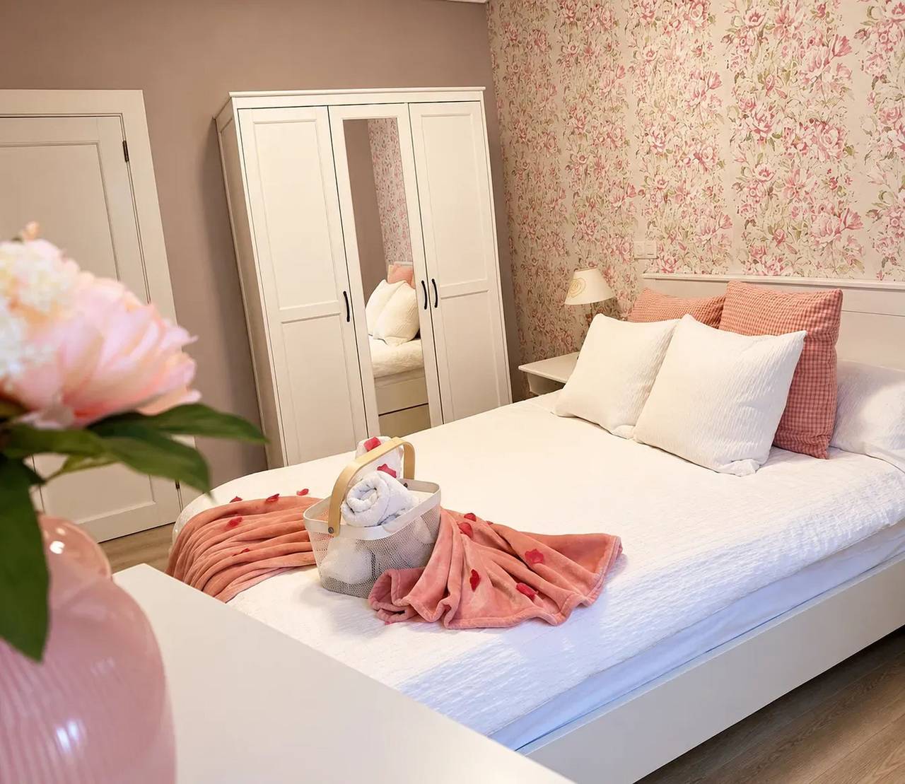 Ganze Wohnung, Modernes Apartment mit Jacuzzi und Stadtblick in Almería, 80 m² in Los Molinos (Almería), Almería