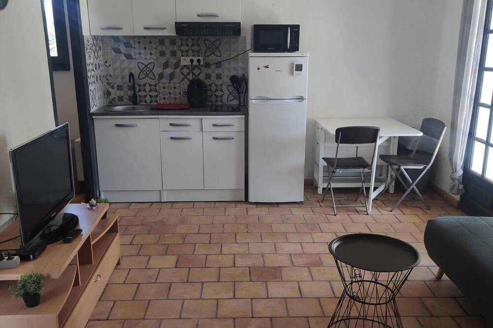 Studio in the countryside in Le Thor, Vaucluse