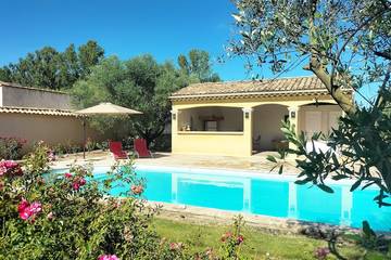 Gîte pour 8 personnes à Camaret-sur-Aigues