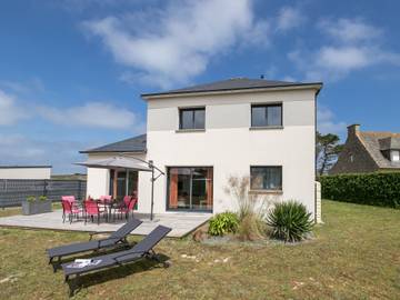 Gîte pour 6 personnes, avec jardin et terrasse à Cléder