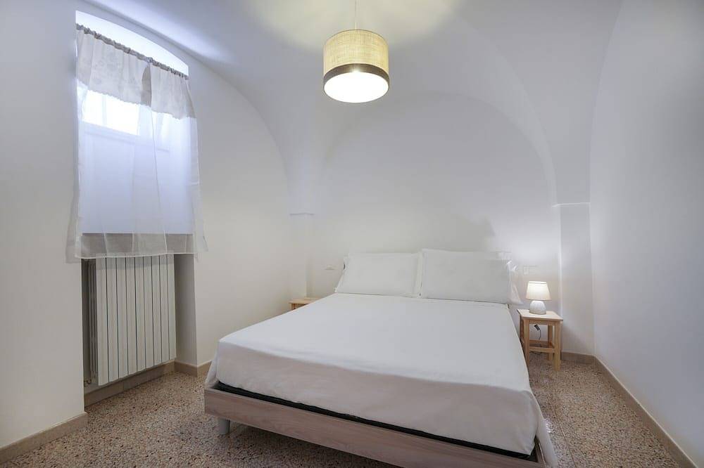 Holiday Home 'Pierre Home' with Balcony and Wi-Fi in Cisternino, Salento