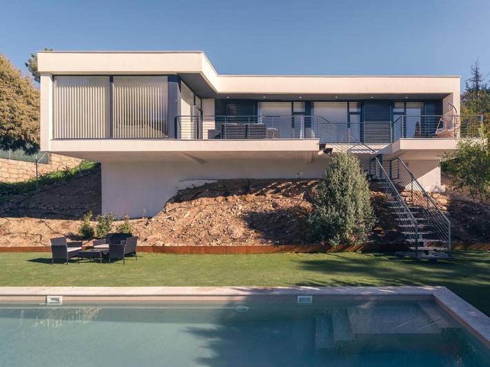 Apartamento para 6 personas, con Terraza además de Jardín y Piscina en Robledo de Chavela