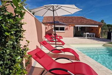 Gîte pour 6 personnes, avec piscine ainsi que terrasse et jardin à Pomport
