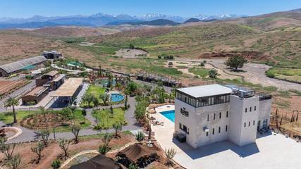 Maison d’hôte pour 2 personnes, avec vue et piscine ainsi que jardin et bassin pour enfant à Tahannaout