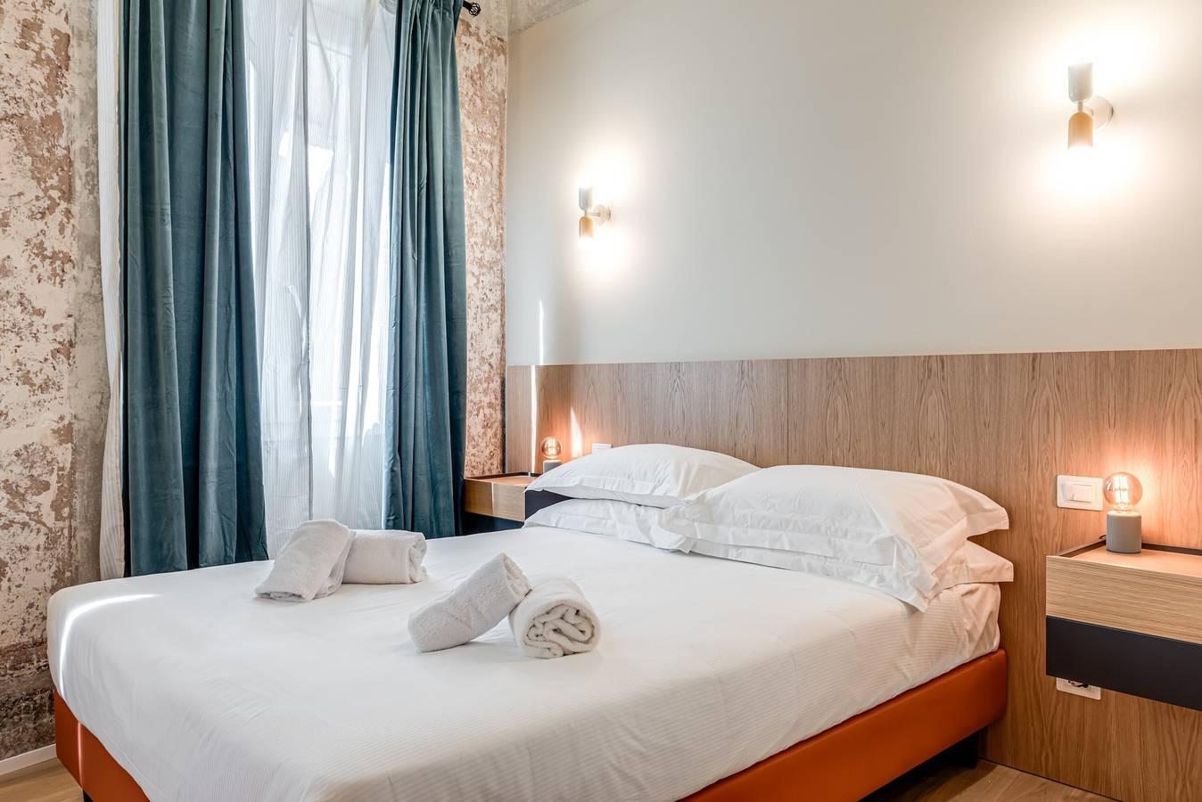Zimmer 'Florence Rooms Orange' mit Wlan und Klimaanlage in Florence city center, Florenz