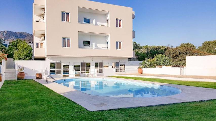 Appartement voor 2 personen, met zwembad en tuin op Kreta