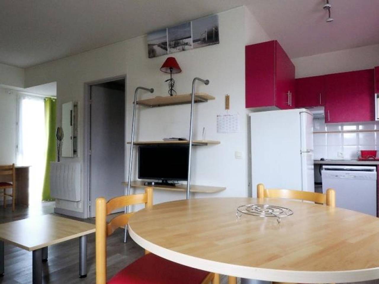 Apartamento entero, Luminoso apartamento con parking - 4 pers. in Rochefort, Region de Rochefort