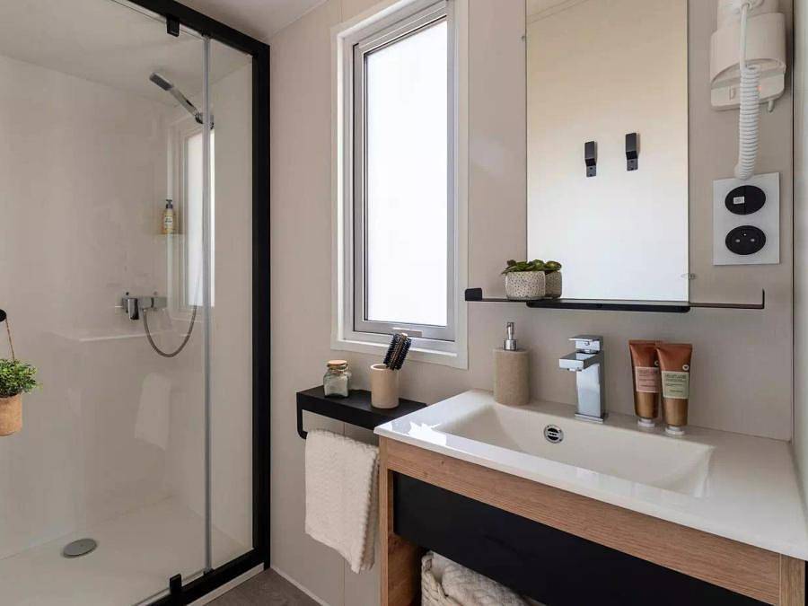 Camping Sandaya l'Etoile d'Argens - Casa mobile 4 persone - Cottage Provenza 3 Camere 4 Persone Aria condizionata + Tv in Frejus, Costa mediterranea (Francia)