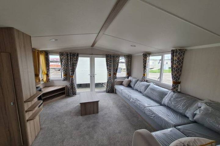 Wohnwagen für 6 Personen, mit Balkon/Terrasse und Pool in Schottland