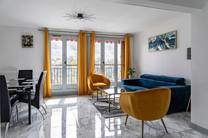 Location de vacances pour 2 personnes, avec Balcon à Neuilly-sur-Marne