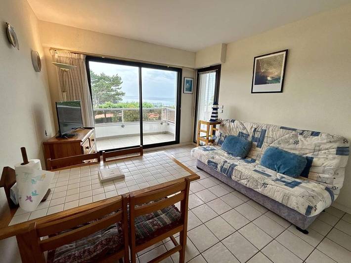 Gîte pour 4 personnes, avec Balcon et Terrasse dans Plage du Chay - 2