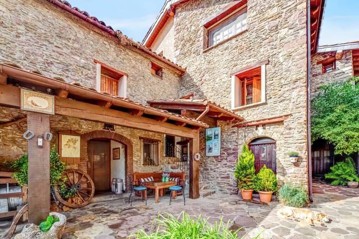 Escapadas de fin de semana para 6 personas, con jardín y terraza en Pirineo Aragonés