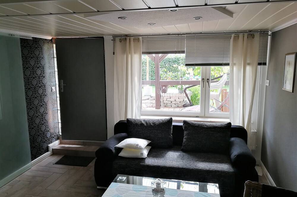 Ganze Wohnung, Die etwas andere Ferienwohnung in Gieselwerder, Wesertal