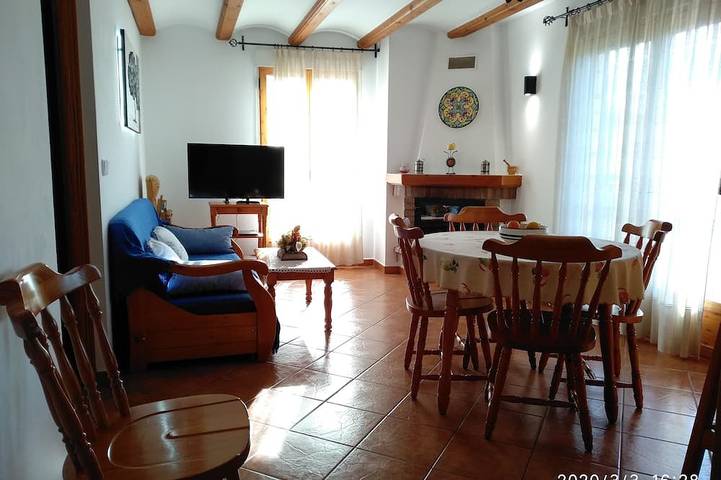 Casa rural para 6 personas, con jardín, Se admiten mascotas - 1